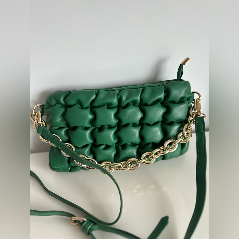 Pieces Green Quilted Chain Crossbody Bag